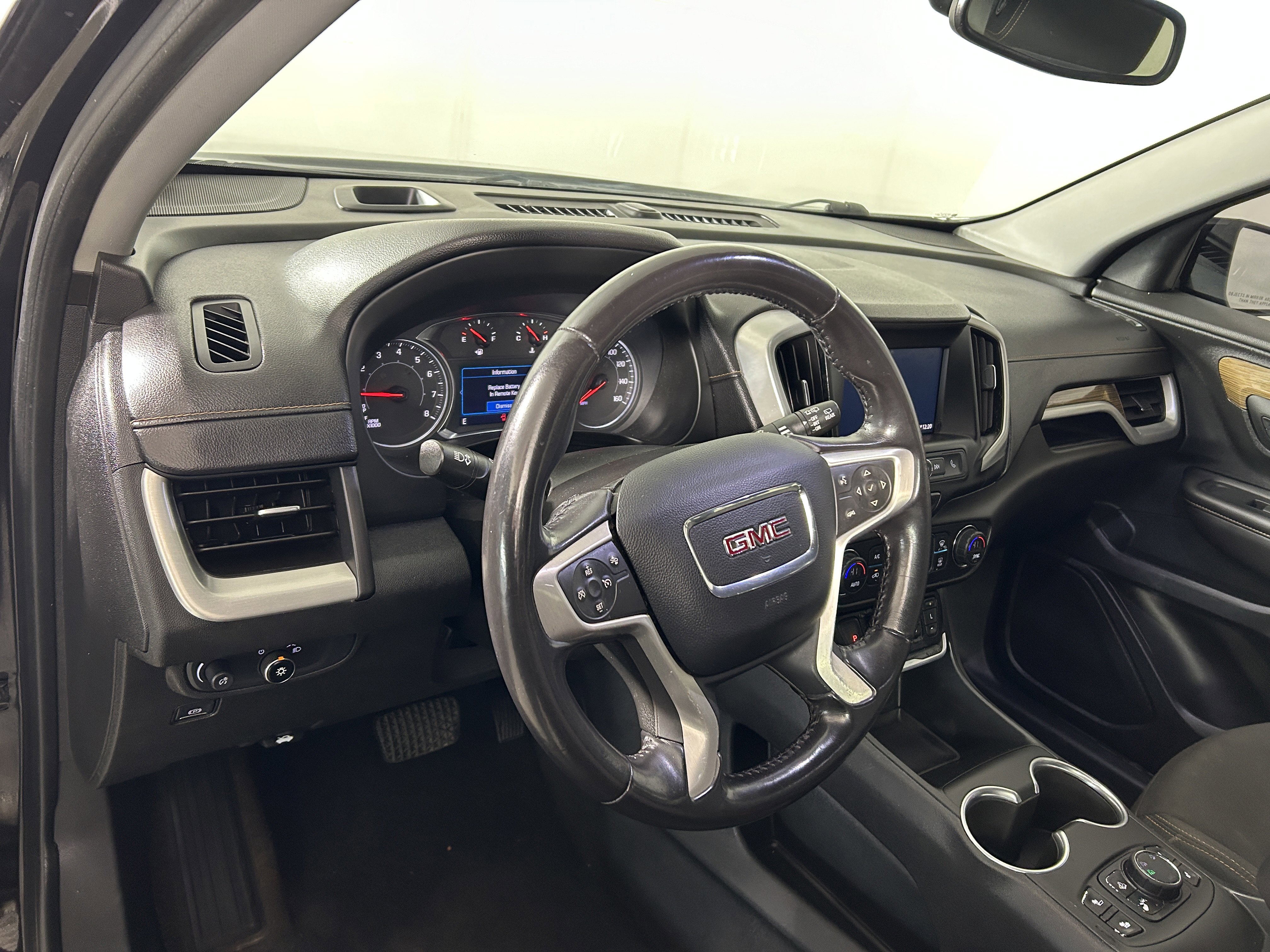 Used 2021 GMC Terrain SLE w/ Driver Convenience Package AWD/4WD image 12