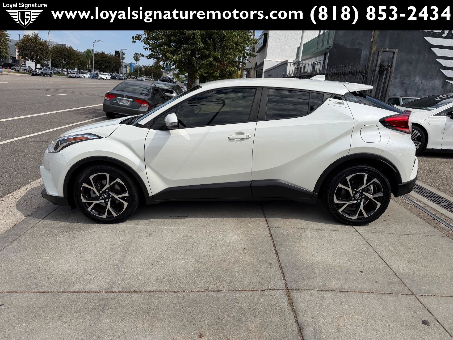 Used 2019 Toyota C-HR XLE FWD image 4