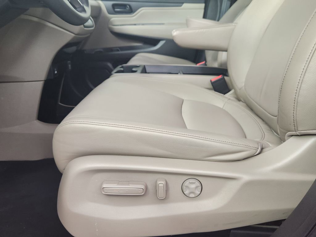Used 2023 Honda Odyssey EX-L image 11