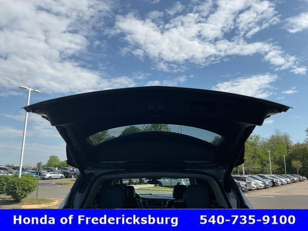 Used 2021 Buick Enclave Essence w/ Sound and Sites Package image 17