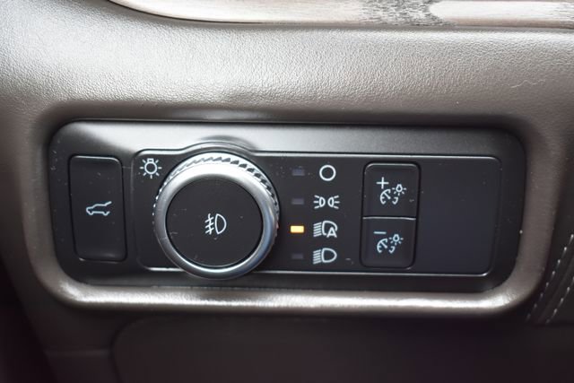 Used 2022 Ford Explorer Platinum w/ Equipment Group 601A AWD/4WD image 22