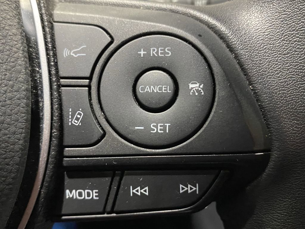 Used 2022 Toyota RAV4 XSE AWD/4WD image 13