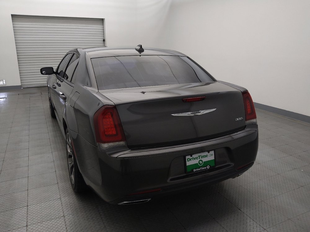 Used 2018 Chrysler 300 S image 6