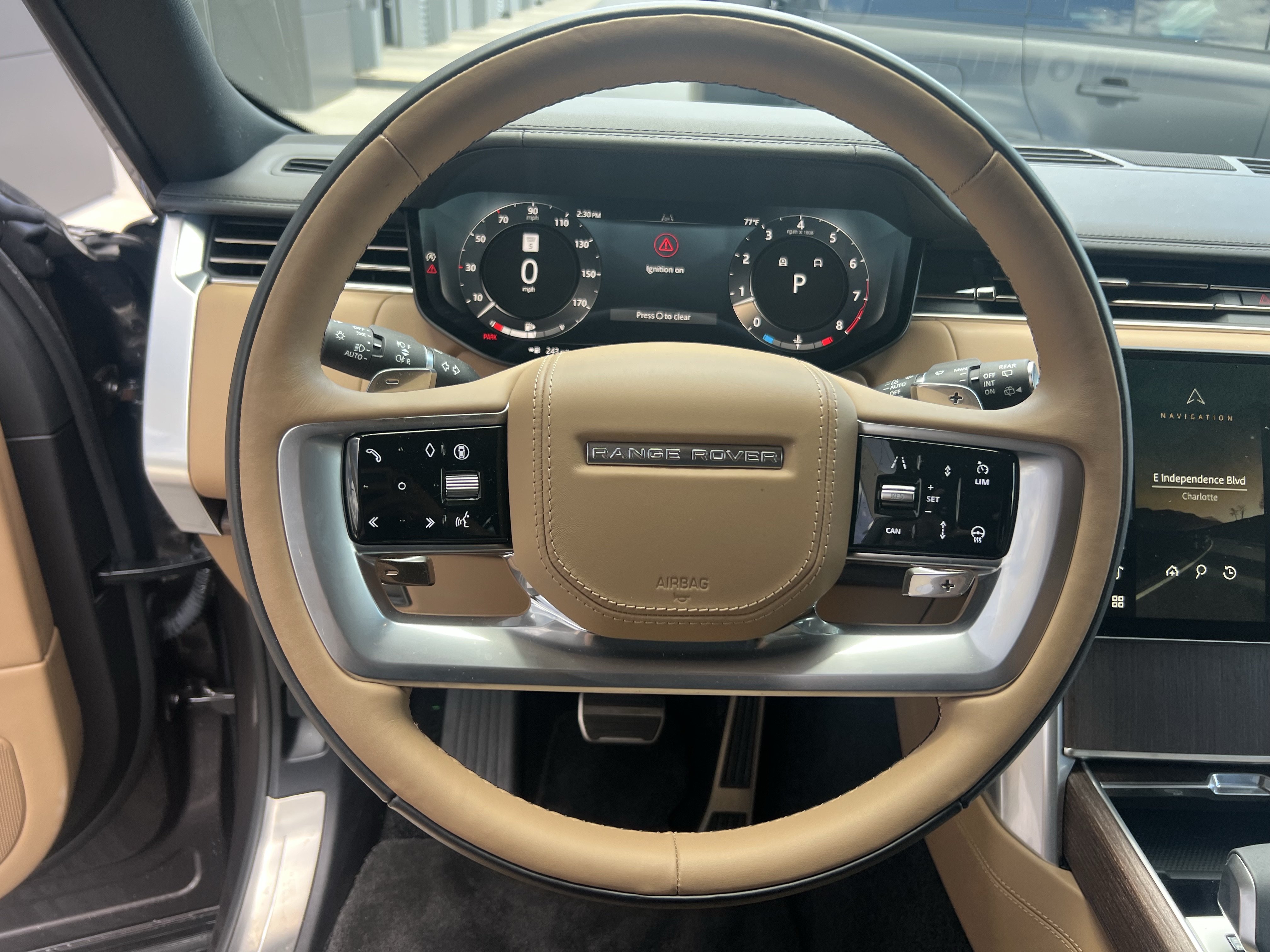 Used 2025 Land Rover Range Rover Long Wheelbase SE AWD/4WD image 21