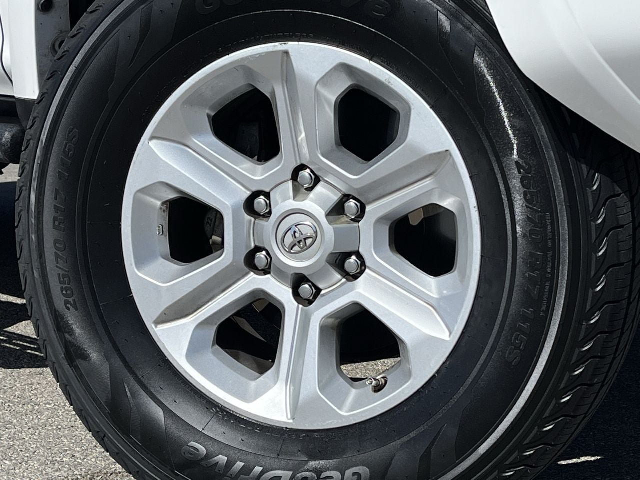 Used 2020 Toyota 4Runner SR5 RWD image 27