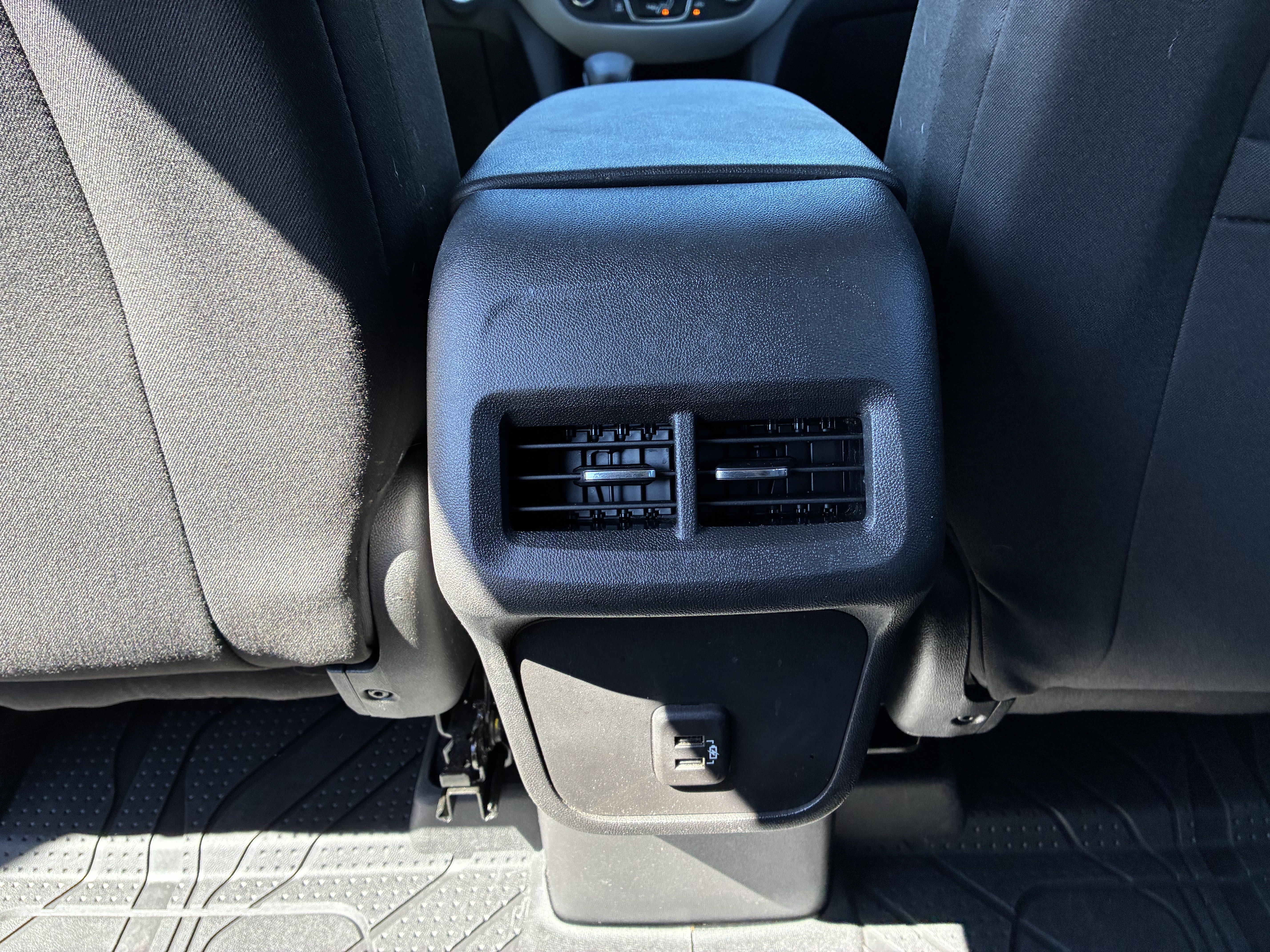 Used 2023 Chevrolet Equinox LS FWD image 17