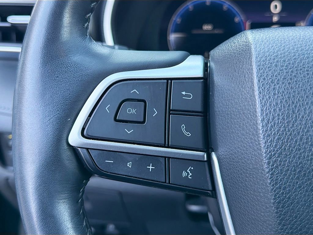 Used 2023 Toyota Highlander Limited image 41