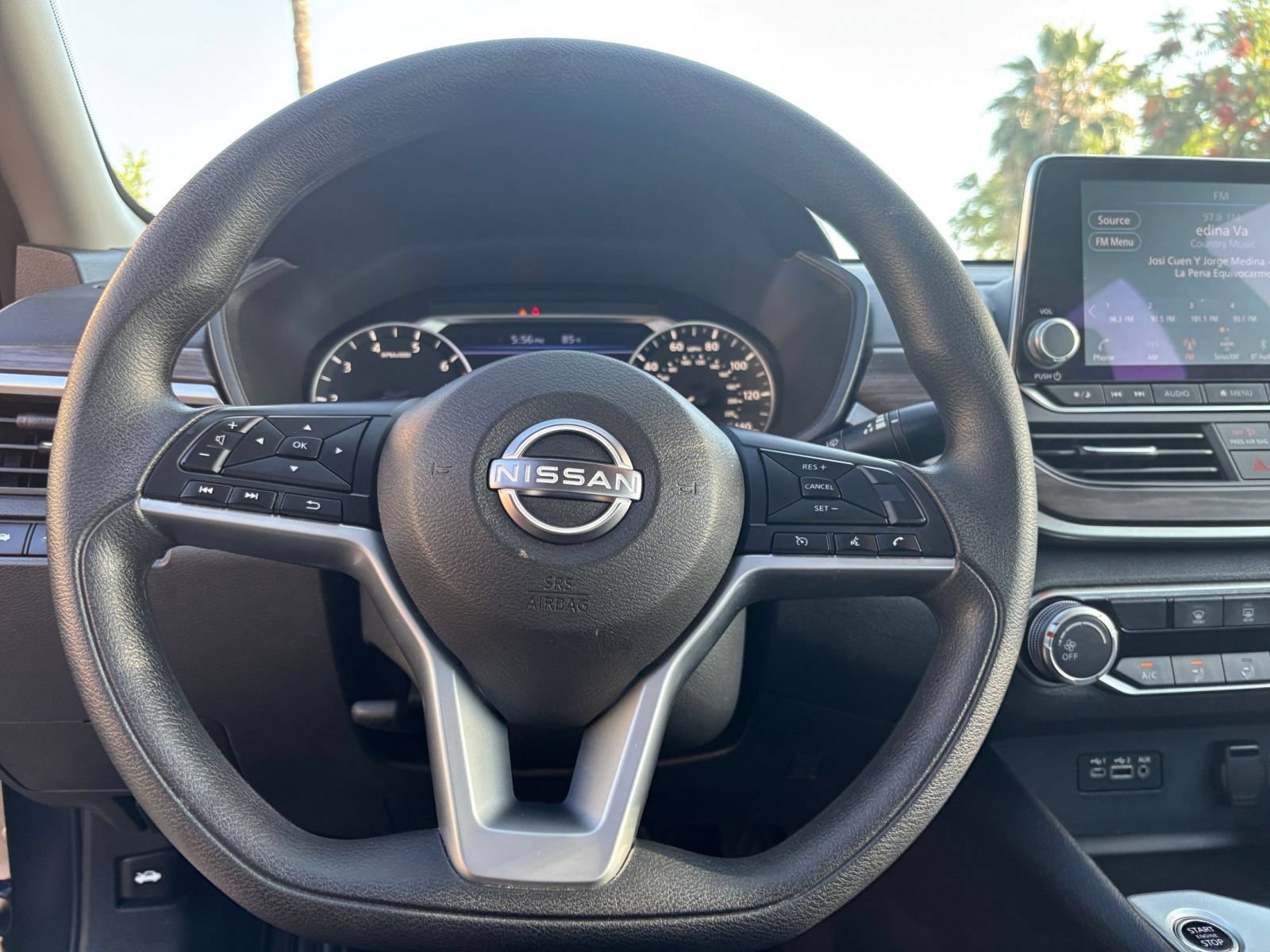 Used 2025 Nissan Altima 2.5 SV FWD image 28
