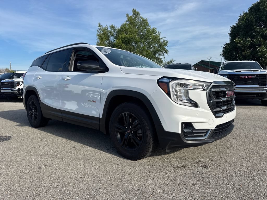 Used 2024 GMC Terrain AT4 w/ Tech Package AWD/4WD image 10
