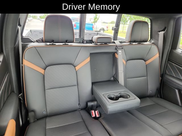 Used 2024 GMC Canyon AT4 w/ AT4 Premium Package AWD/4WD image 32