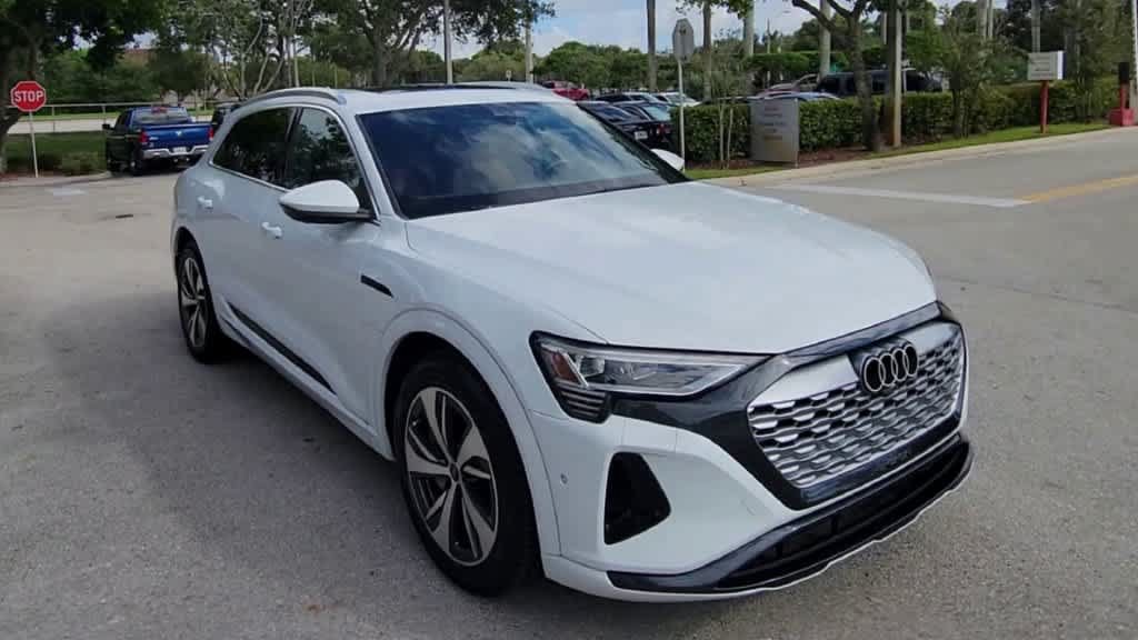 Certified 2024 Audi Q8 e-tron Premium Plus AWD/4WD image 2