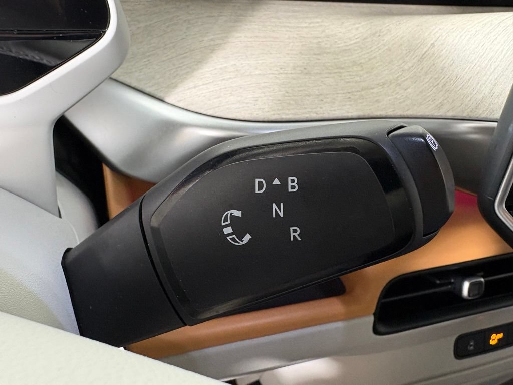 Used 2025 Volkswagen ID. Buzz 1st Edition AWD/4WD image 27