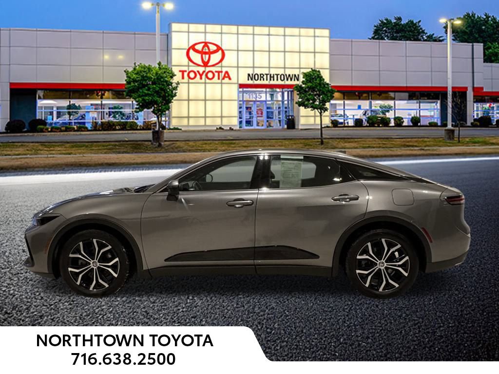 Used 2023 Toyota Crown Limited image 2