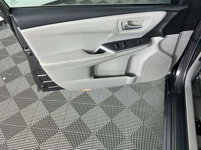 Used 2015 Toyota Camry LE FWD image 8