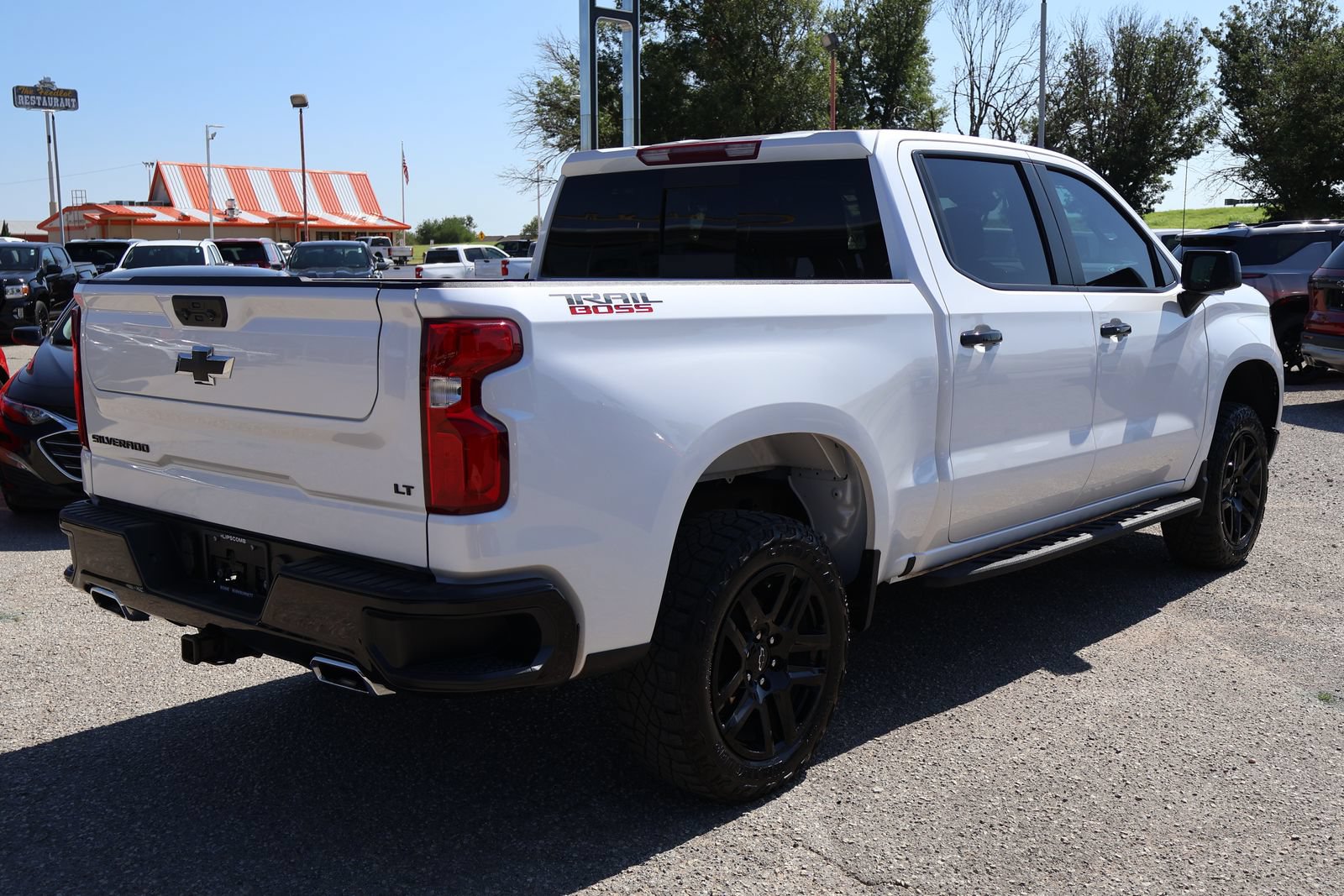 Used 2024 Chevrolet Silverado 1500 LT Trail Boss w/ Convenience Package II AWD/4WD image 9