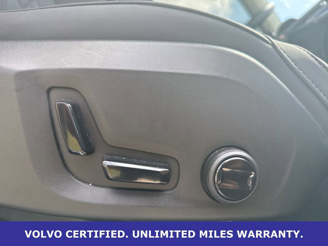 Certified 2025 Volvo XC90 B6 Plus image 12