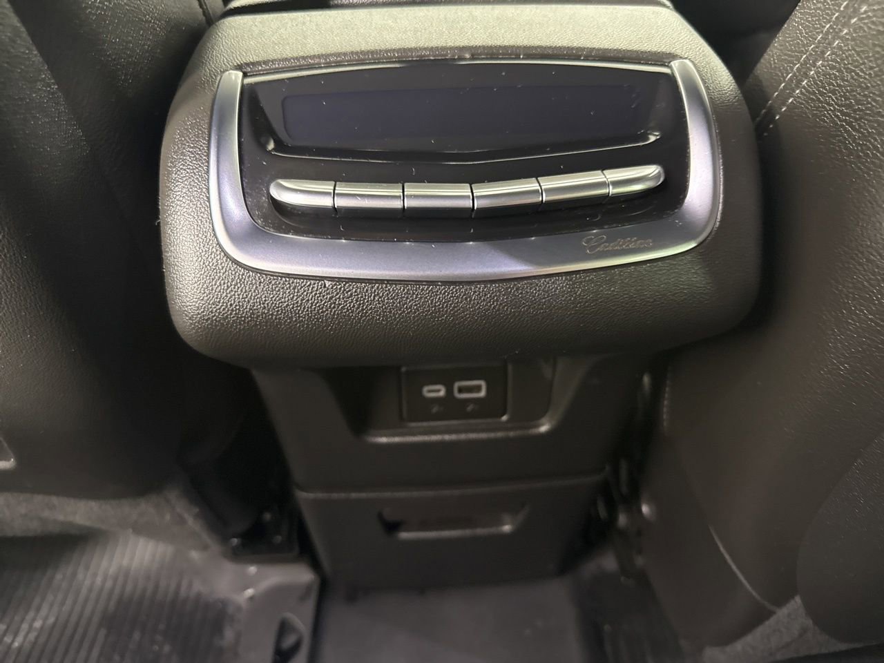 Used 2024 Cadillac XT6 Luxury w/ LPO, Floor Liner Package image 23