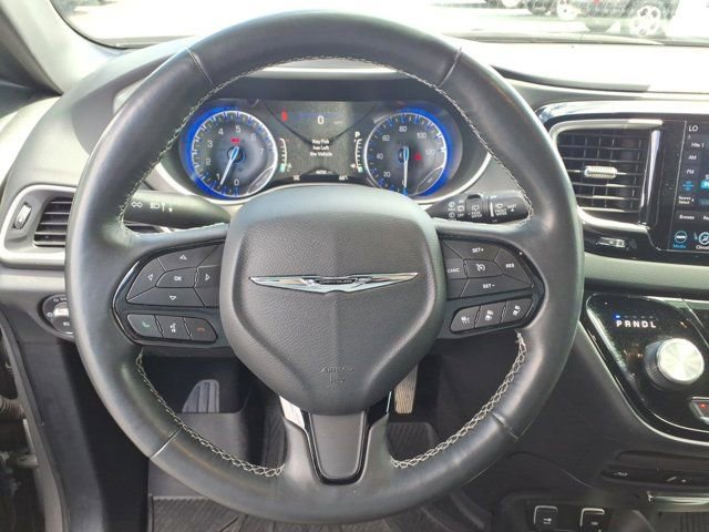 Used 2020 Chrysler Pacifica Touring-L w/ Advanced Safetytec Group AWD/4WD image 14