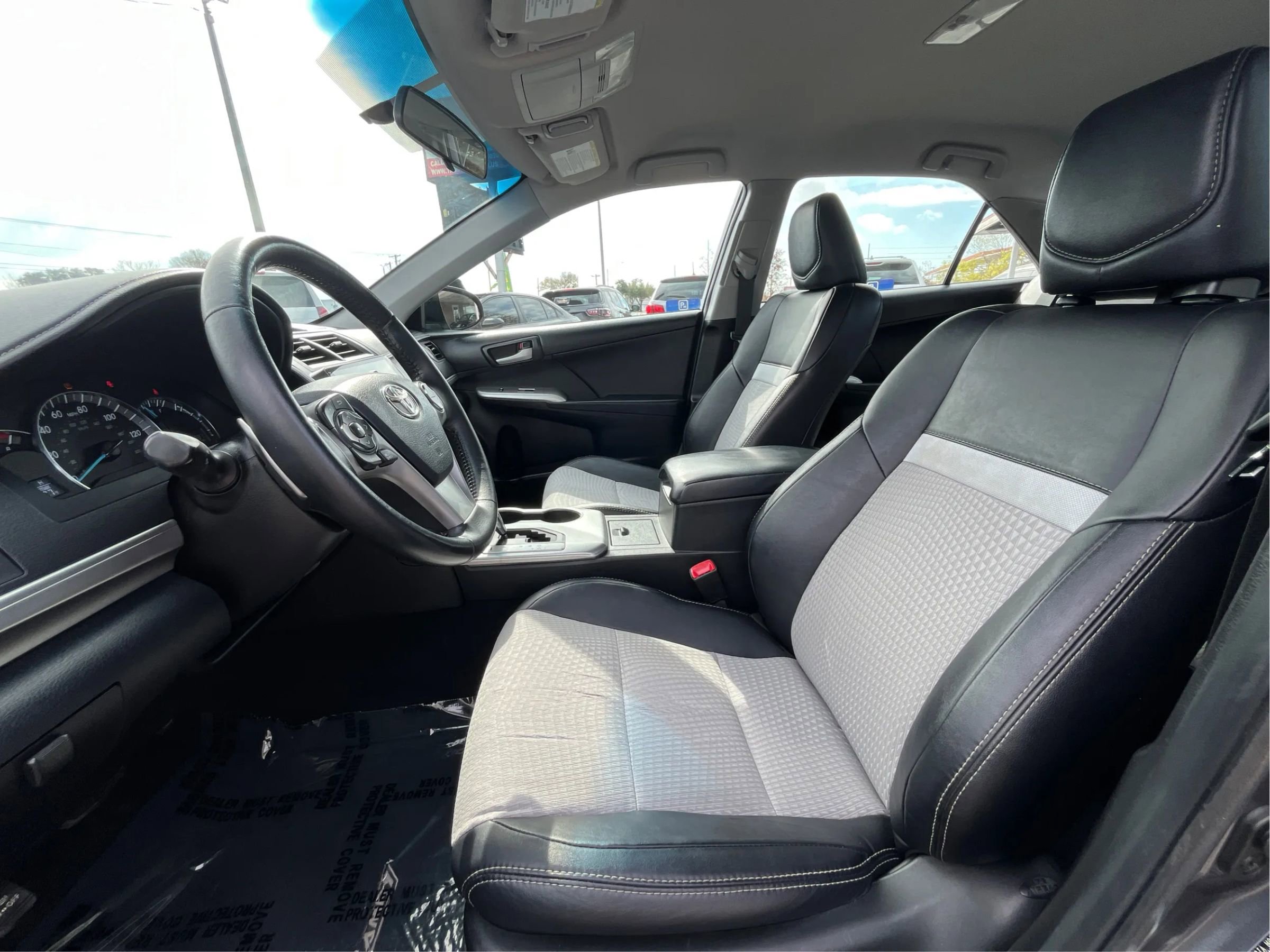 Used 2014 Toyota Camry SE image 10