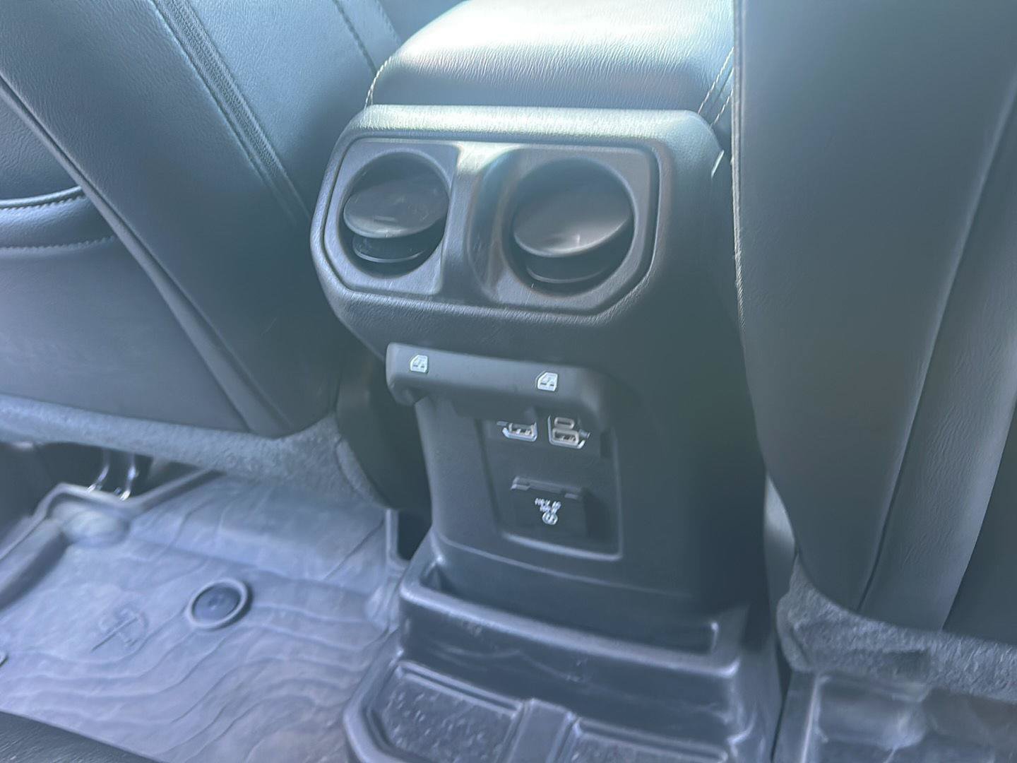 Used 2022 Jeep Wrangler Unlimited Sahara w/ Cold Weather Group AWD/4WD image 14