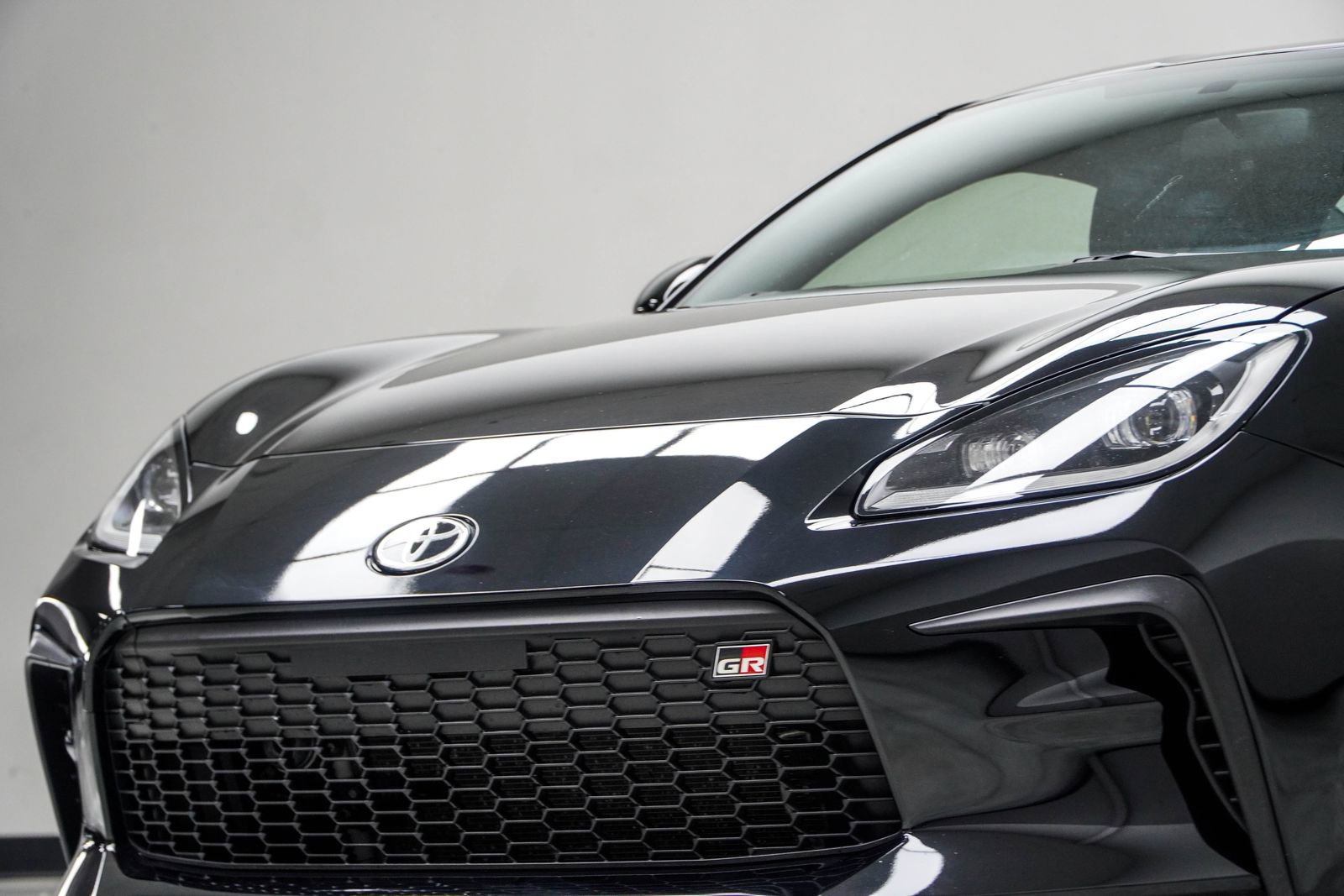 Used 2022 Toyota GR86 image 2