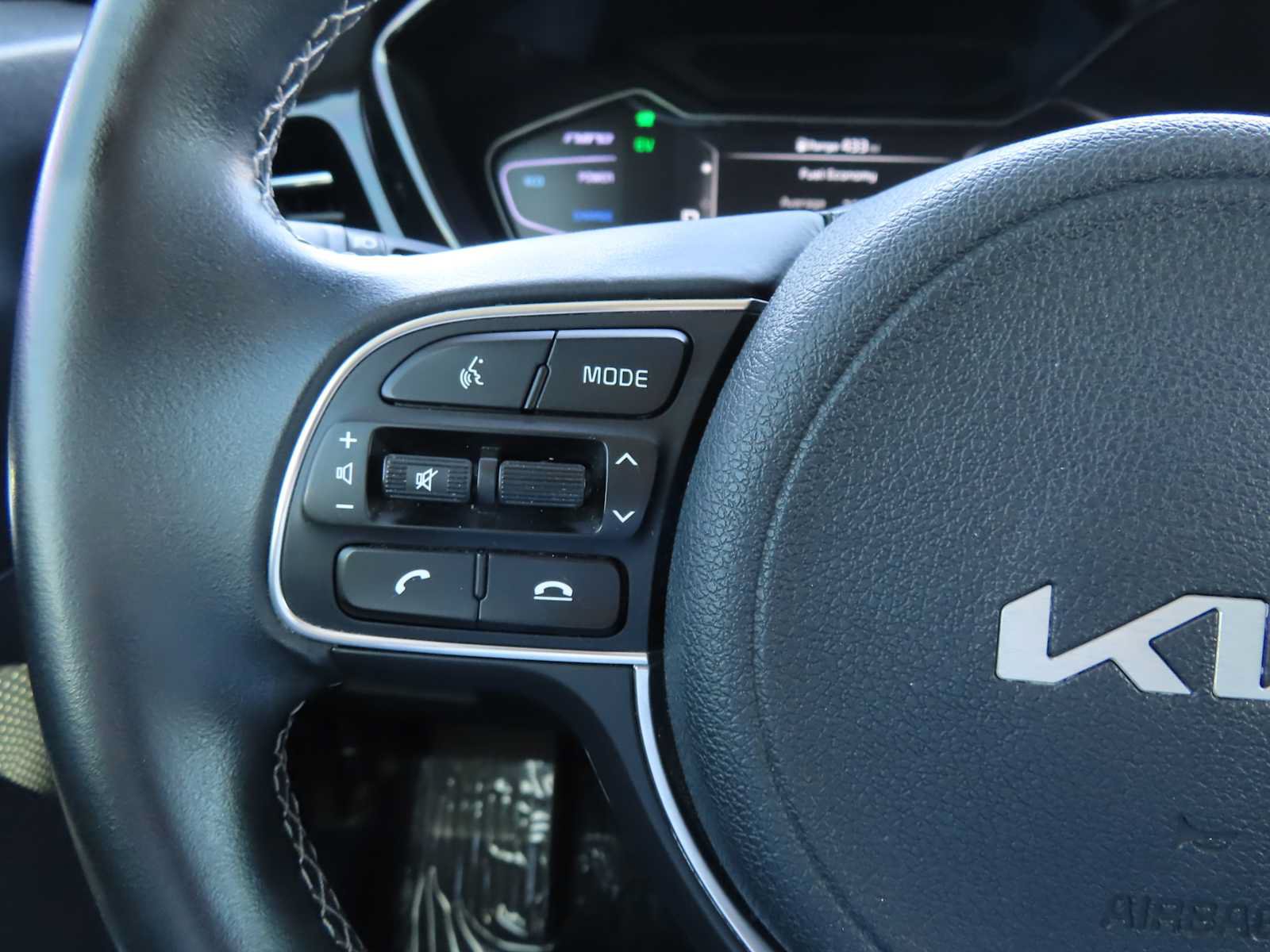 Used 2022 Kia Niro Touring Special Edition FWD image 22