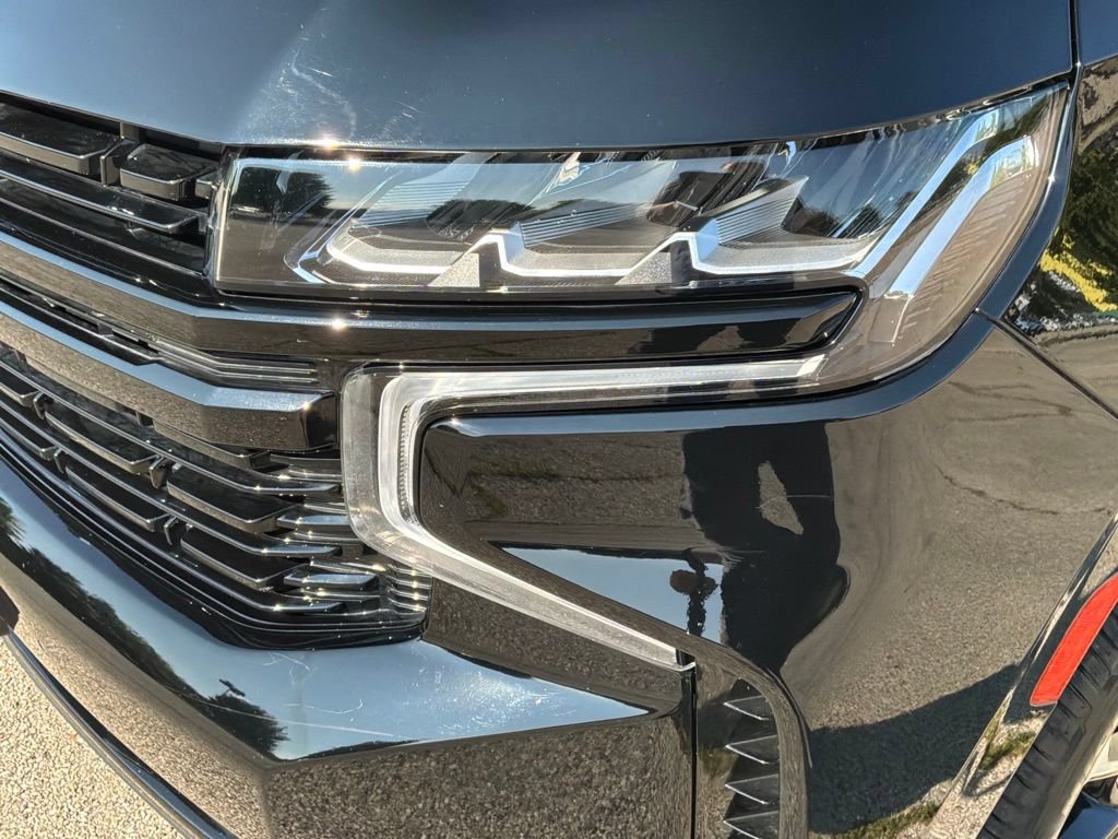 Used 2023 Chevrolet Suburban RST w/ Luxury Package AWD/4WD image 11