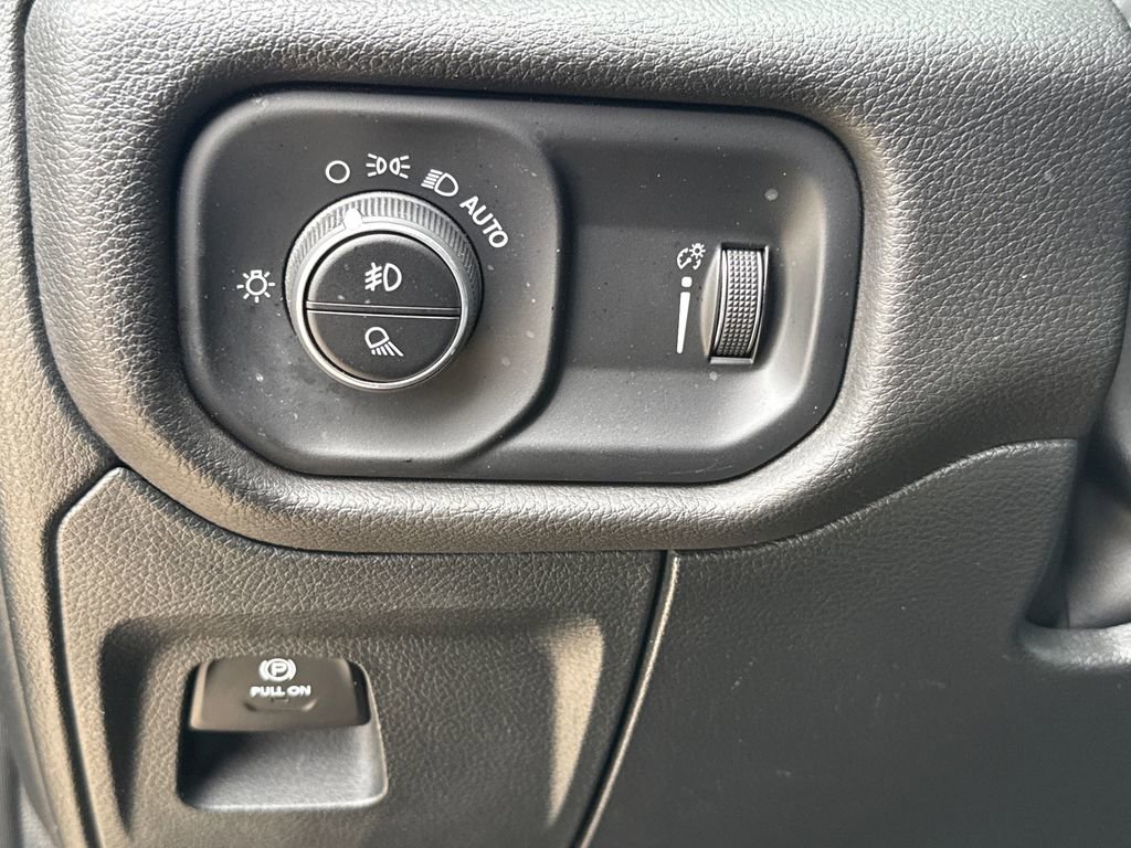 Used 2024 RAM 1500 Lone Star image 22