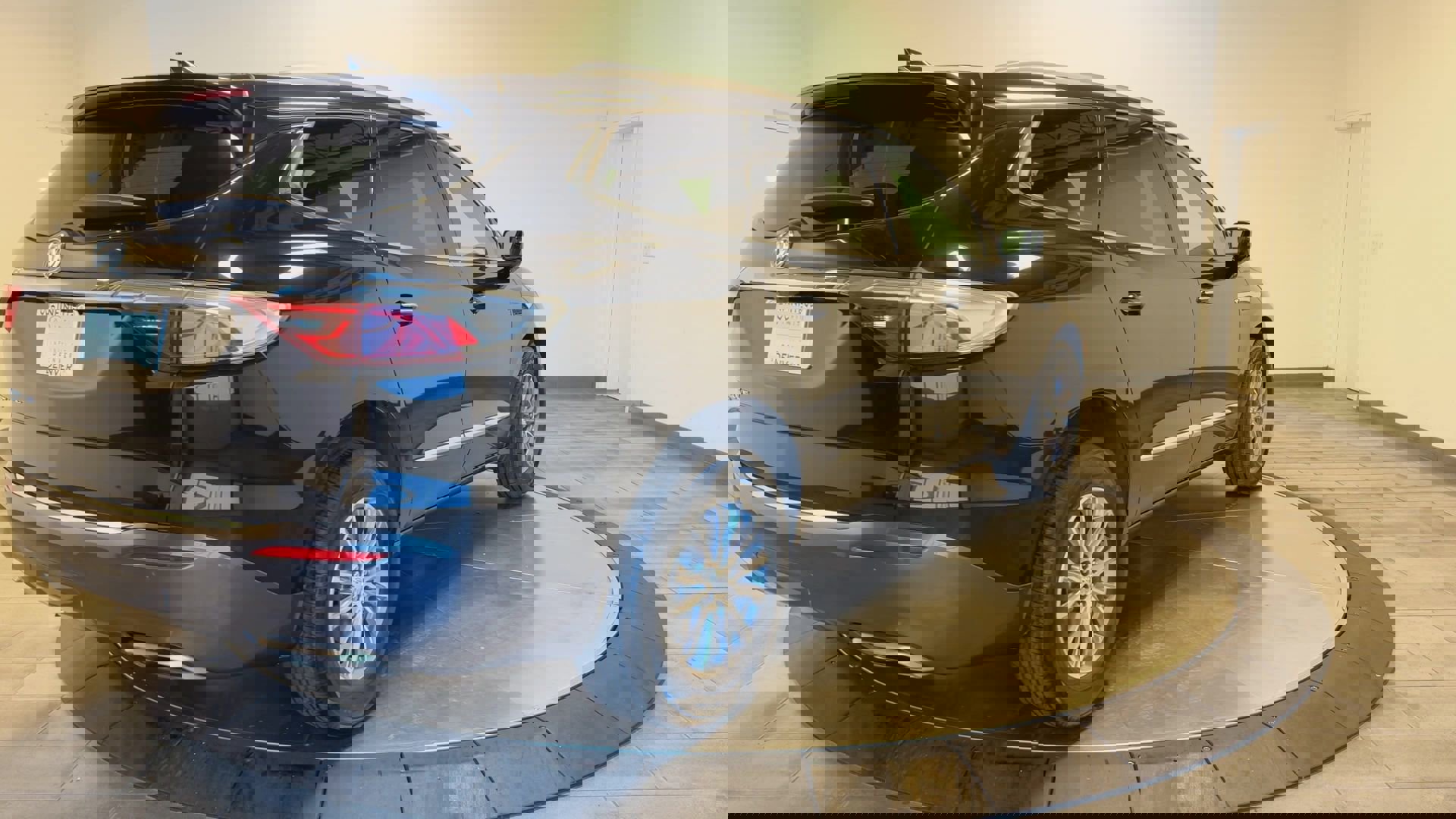 Used 2024 Buick Enclave Premium image 8