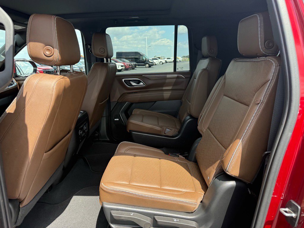Used 2023 Chevrolet Suburban High Country w/ Max Trailering Package AWD/4WD image 13