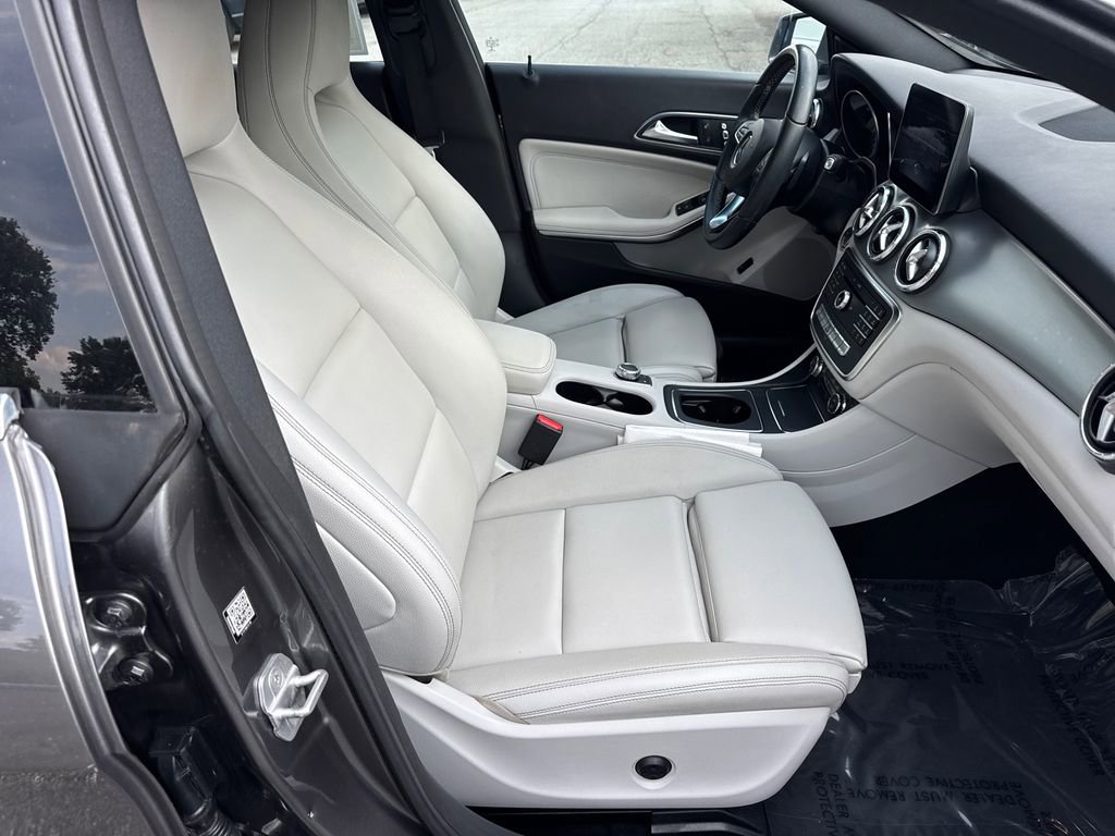 Used 2018 Mercedes-Benz CLA 250 image 13
