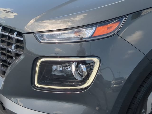 Used 2025 Hyundai Venue Limited FWD image 10