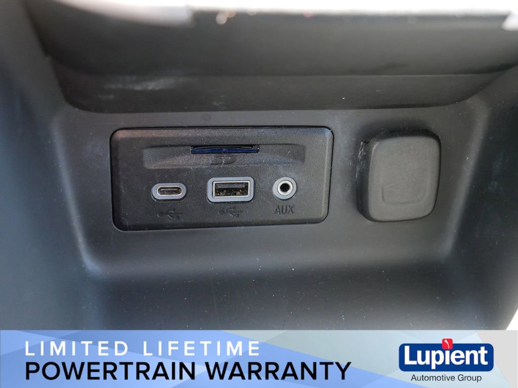 Used 2024 GMC Terrain SLT AWD/4WD image 27