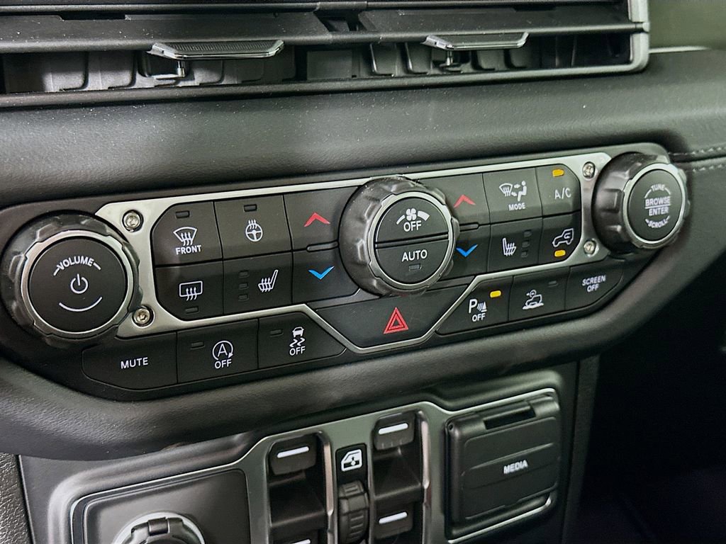 New 2026 Jeep Gladiator Mojave AWD/4WD image 22