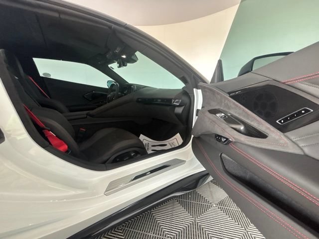 Used 2023 Chevrolet Corvette Z06 w/ Z07 Performance Package RWD image 23