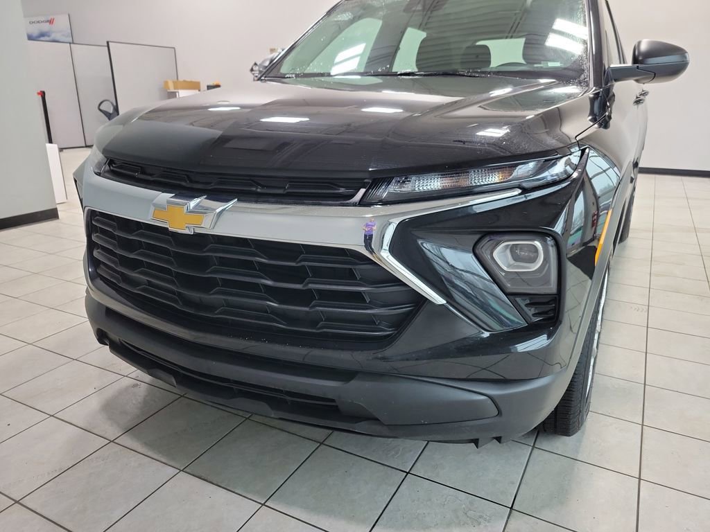 Used 2024 Chevrolet TrailBlazer LS image 28