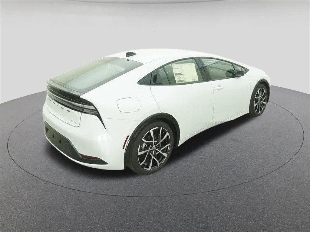 New 2026 Toyota Prius Plug-In Hybrid FWD image 9