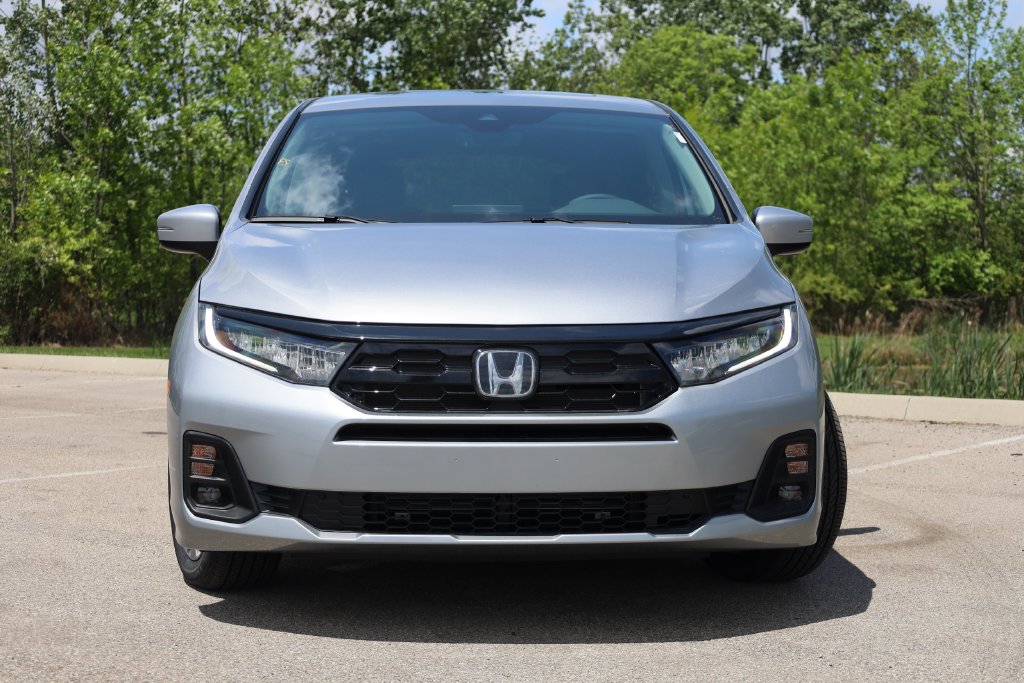 New 2027 Honda Odyssey Touring image 2