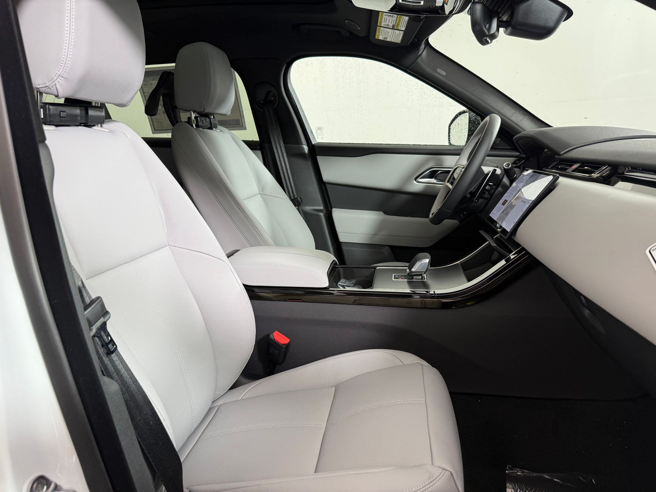 New 2026 Land Rover Range Rover Velar S AWD/4WD image 21