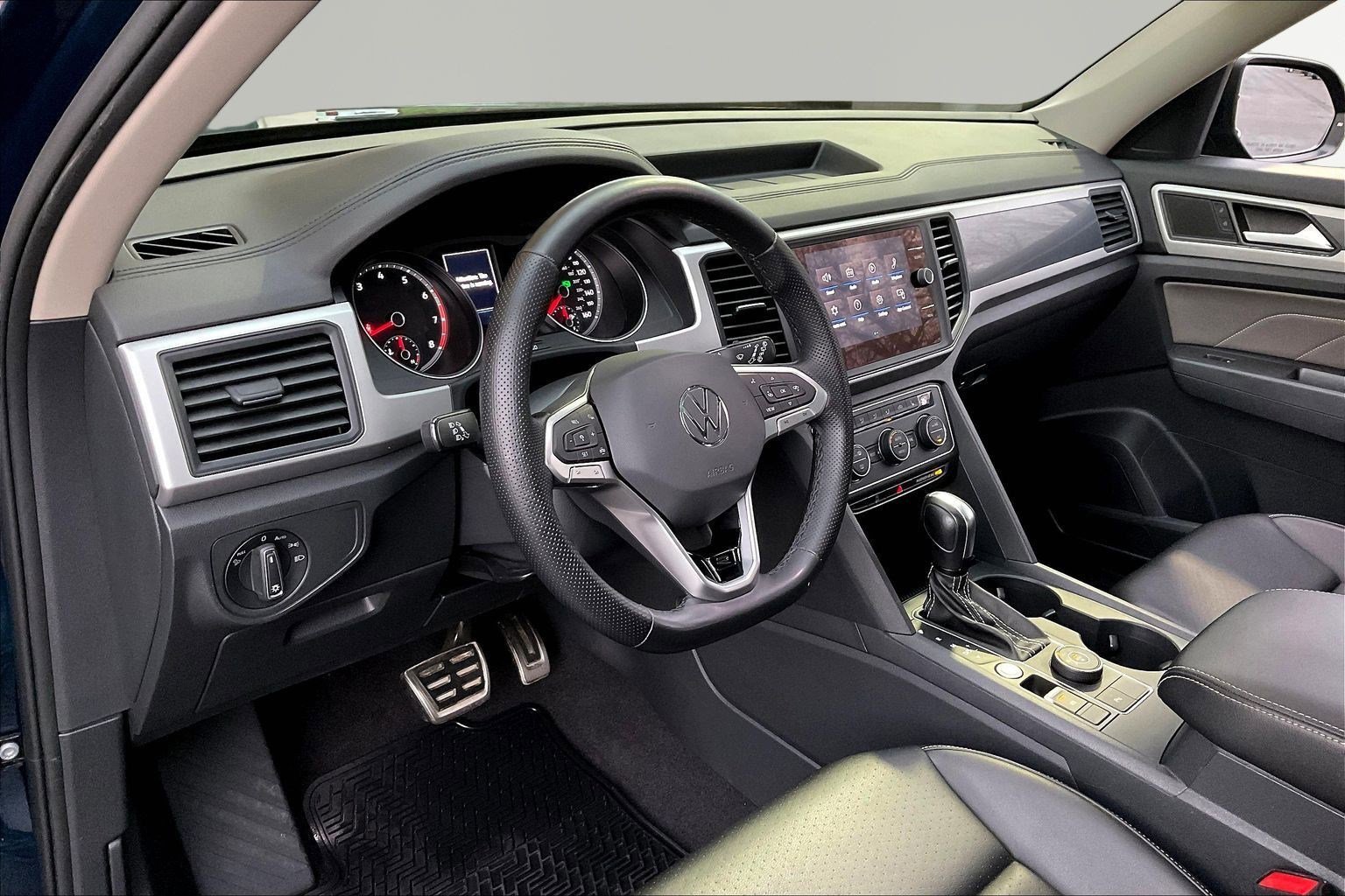 Used 2021 Volkswagen Atlas SE image 17