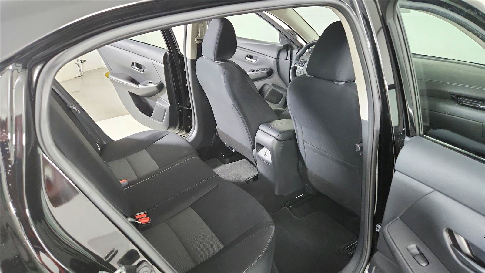 Used 2024 Nissan Sentra SV FWD image 18