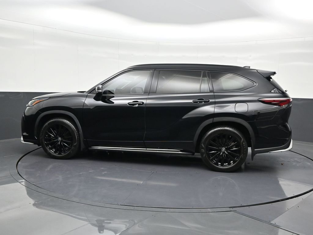 Used 2024 Toyota Highlander XSE image 2