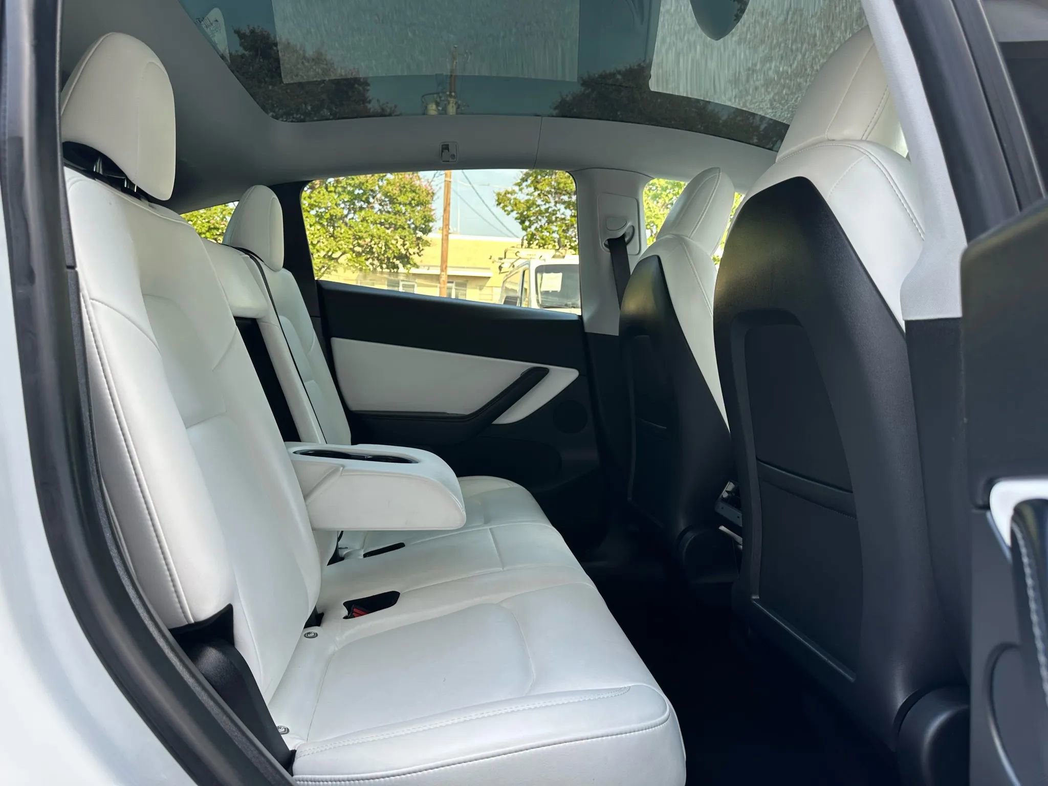 Used 2021 Tesla Model Y Long Range image 29