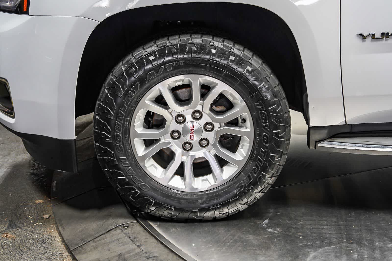 Used 2015 GMC Yukon SLE AWD/4WD image 9