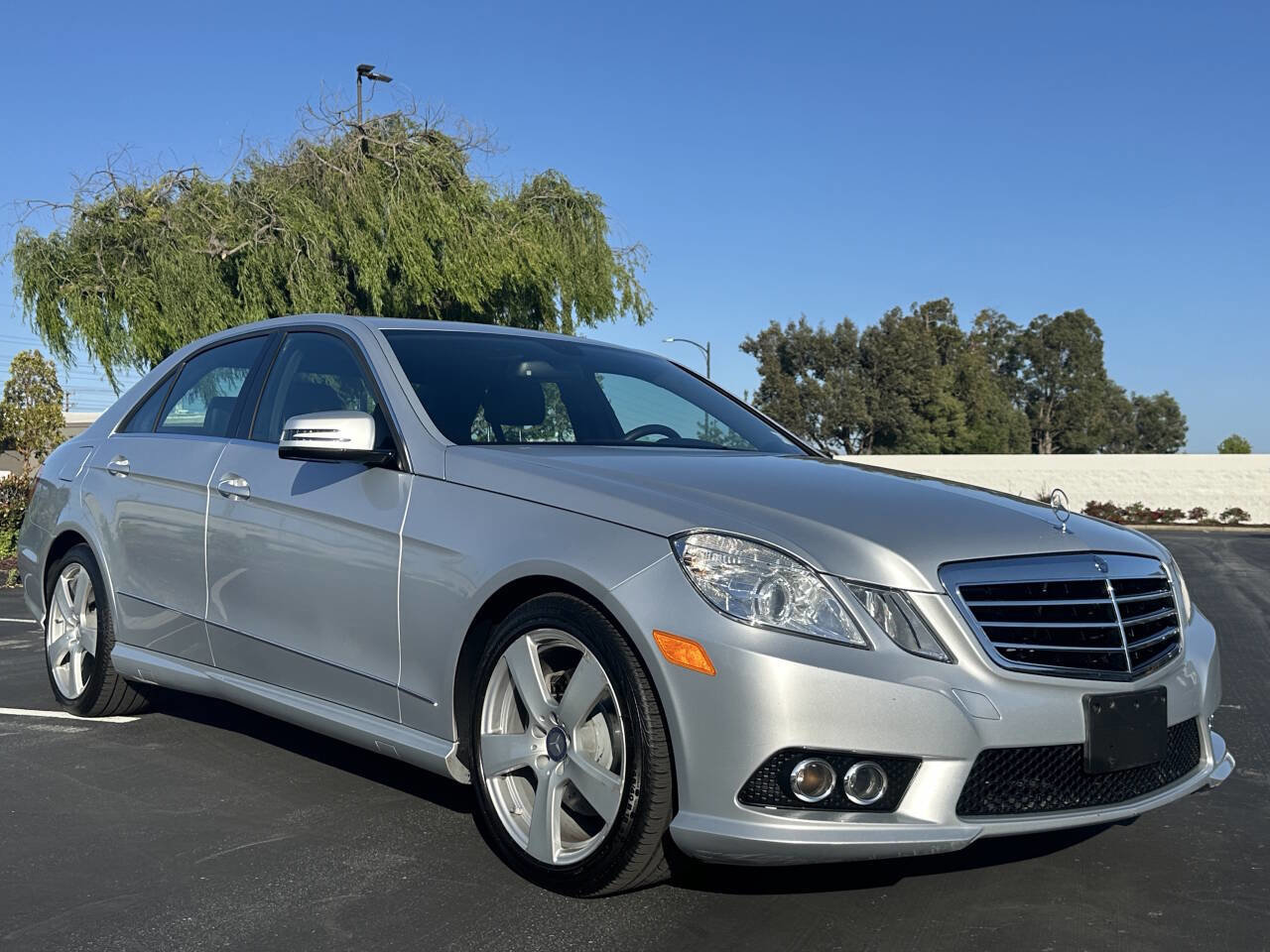 Used 2010 Mercedes-Benz E 350 Sedan w/ Premium 1 Pkg image 4