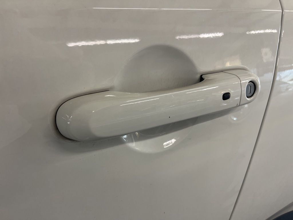 Used 2017 Jeep Renegade Latitude w/ Cold Weather Group image 10