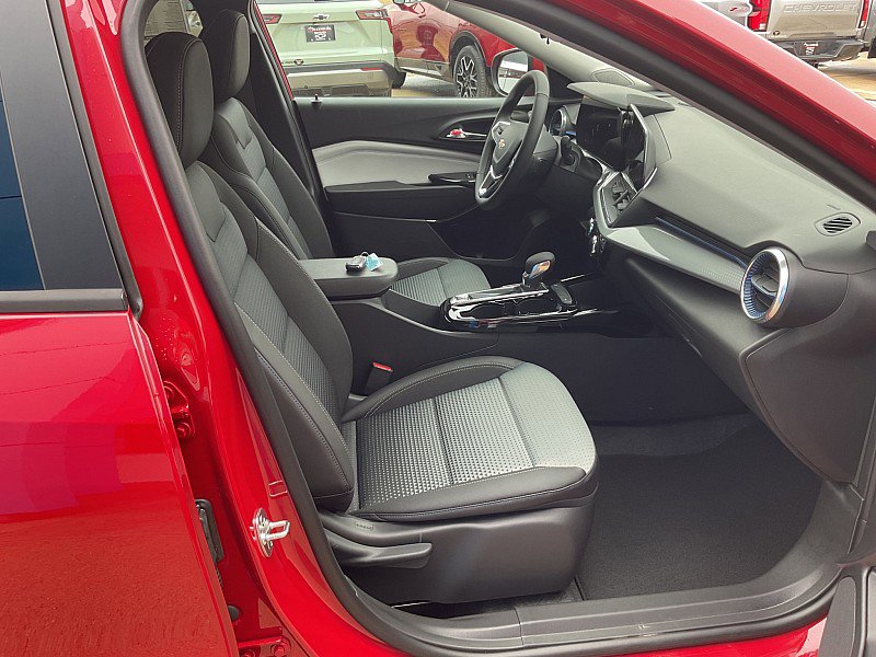 New 2026 Chevrolet Trax LT w/ Driver Confidence Package image 13