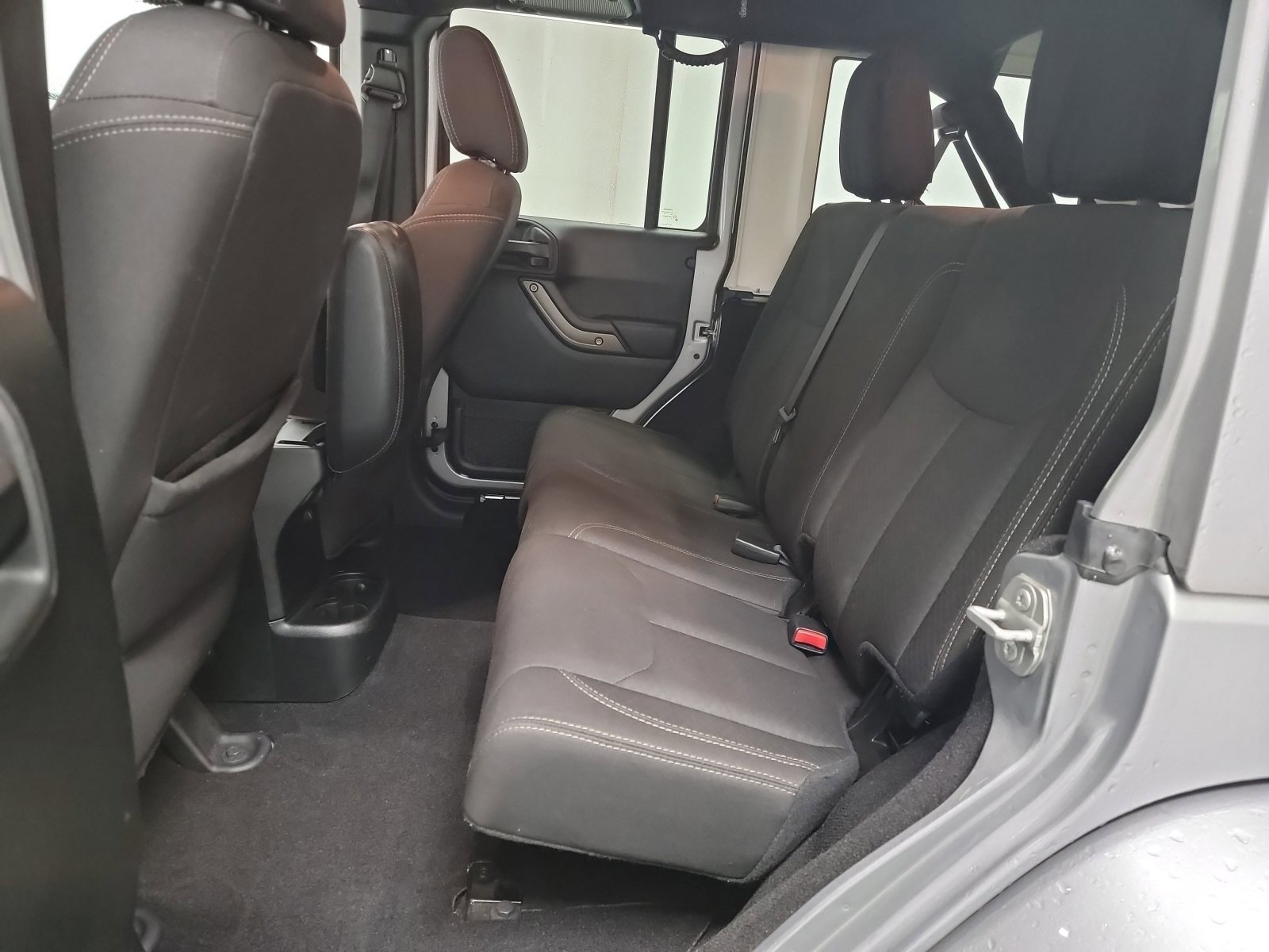 Used 2018 Jeep Wrangler Unlimited Sport image 27