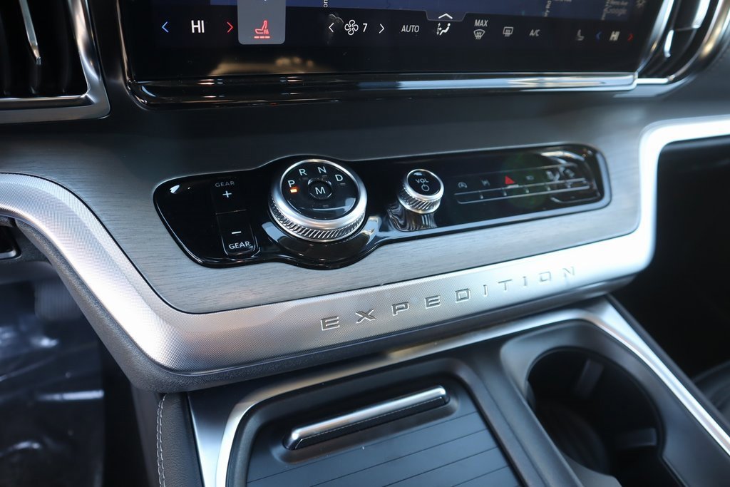 New 2025 Ford Expedition Platinum w/ Driver's Package image 9