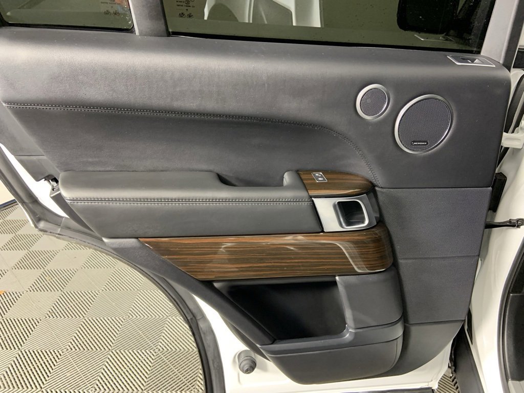 Used 2016 Land Rover Range Rover HSE image 20
